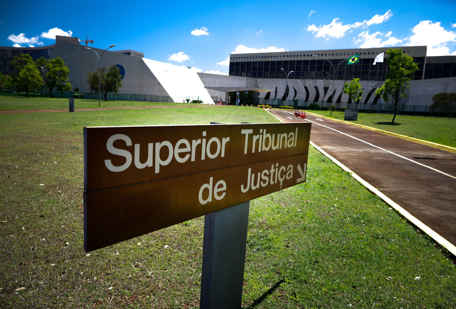 STJ determina pagamento de indenização de R$ 1 mi a família de jovem em SP